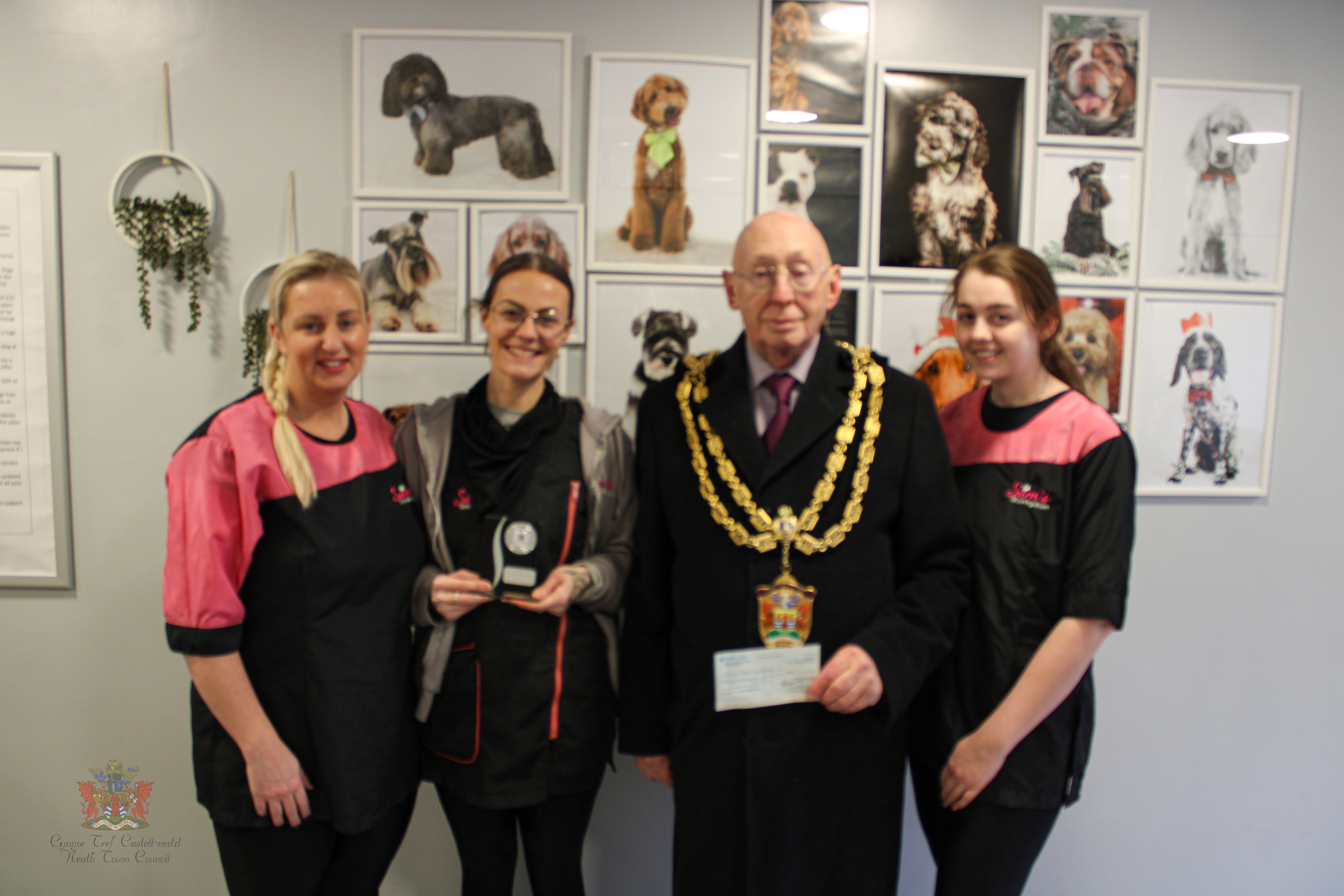 The Mayor with staff at Sam's Grooming Room